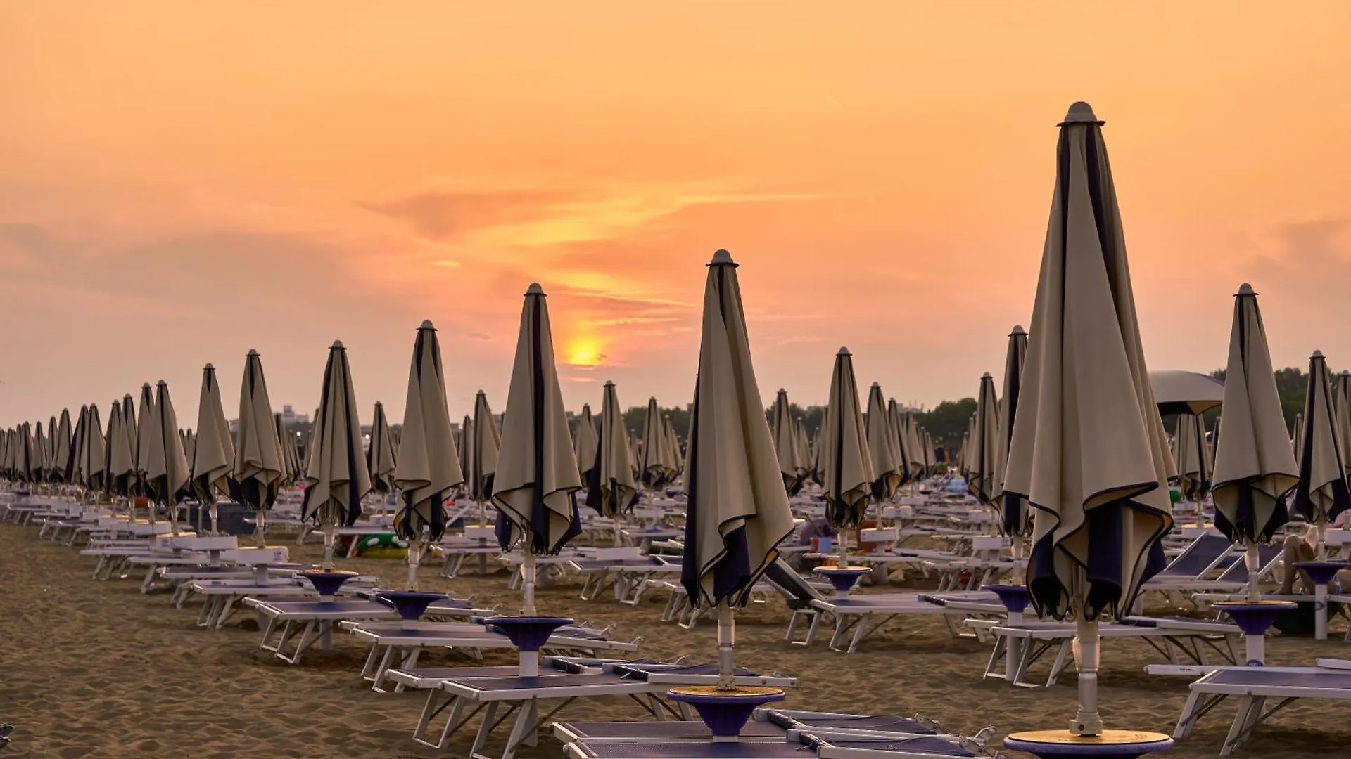 Flat With Sunny Terrace Close To The Beach Bibione Apartamento